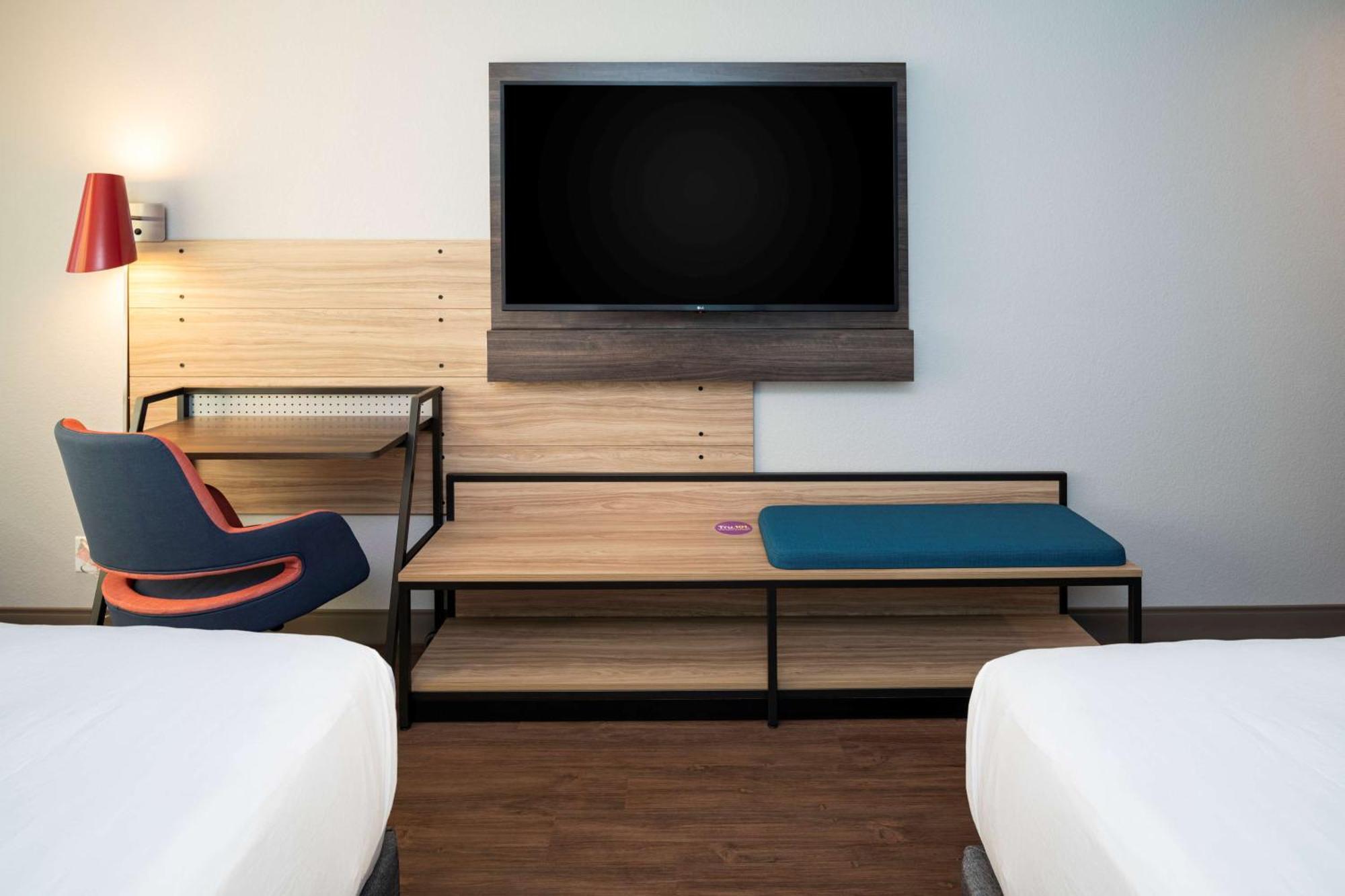 Tru By Hilton Phoenix Westgate Hotel 3*
